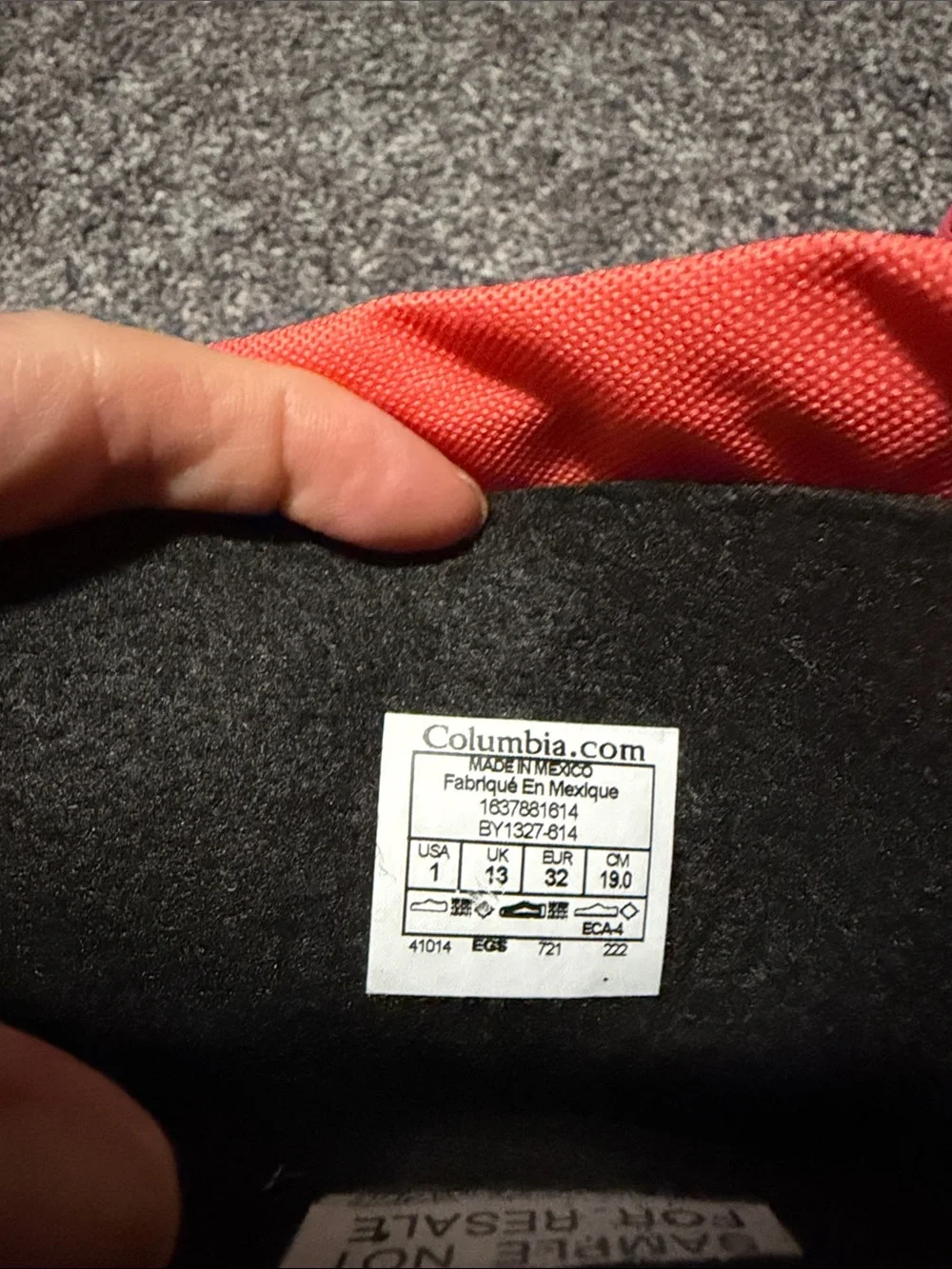 NWOT Columbia Kids Red and Black Winter Snow Boots